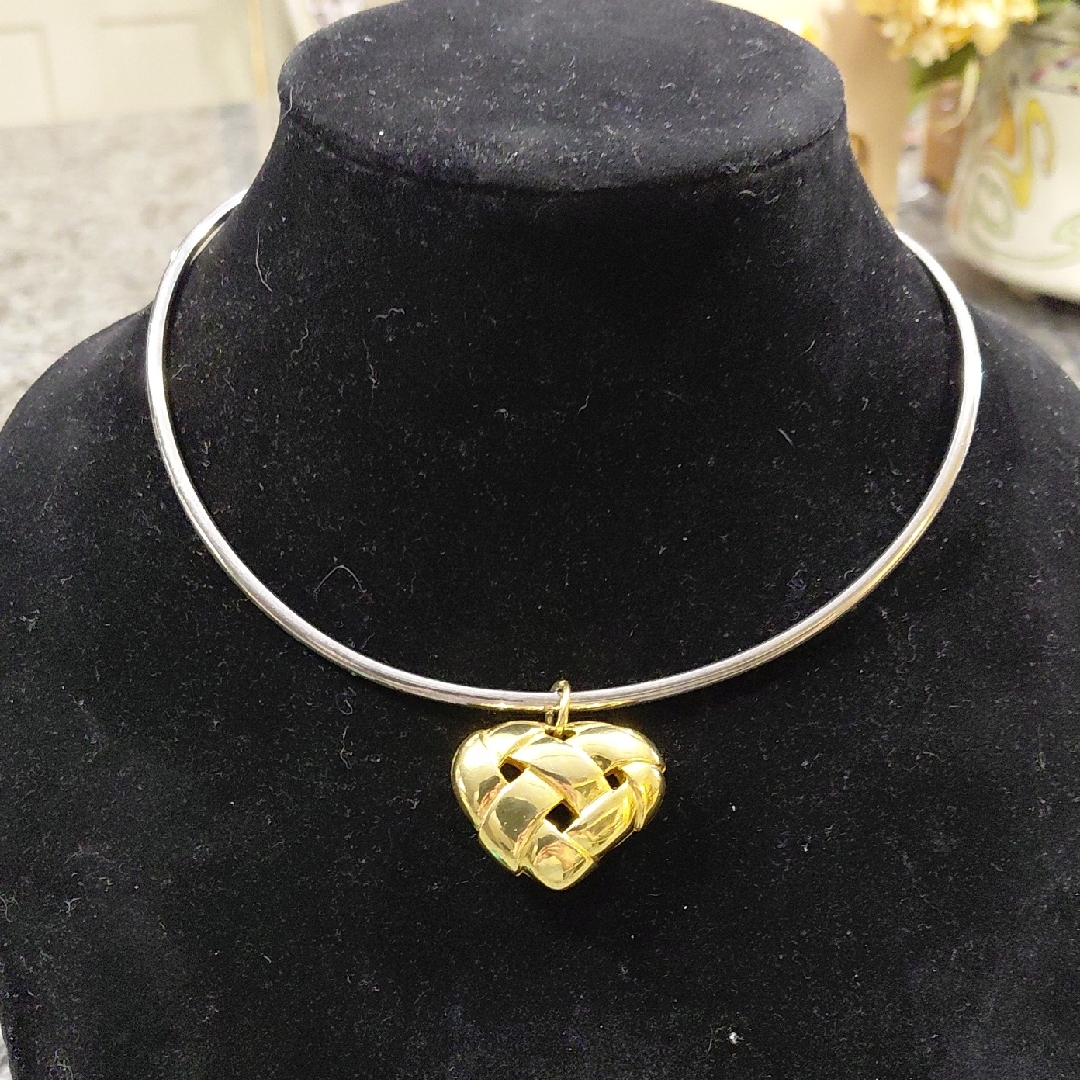 Woven Gold Tone Heart Pendant .1inx1in Not Signed. Choker Not Included. But....